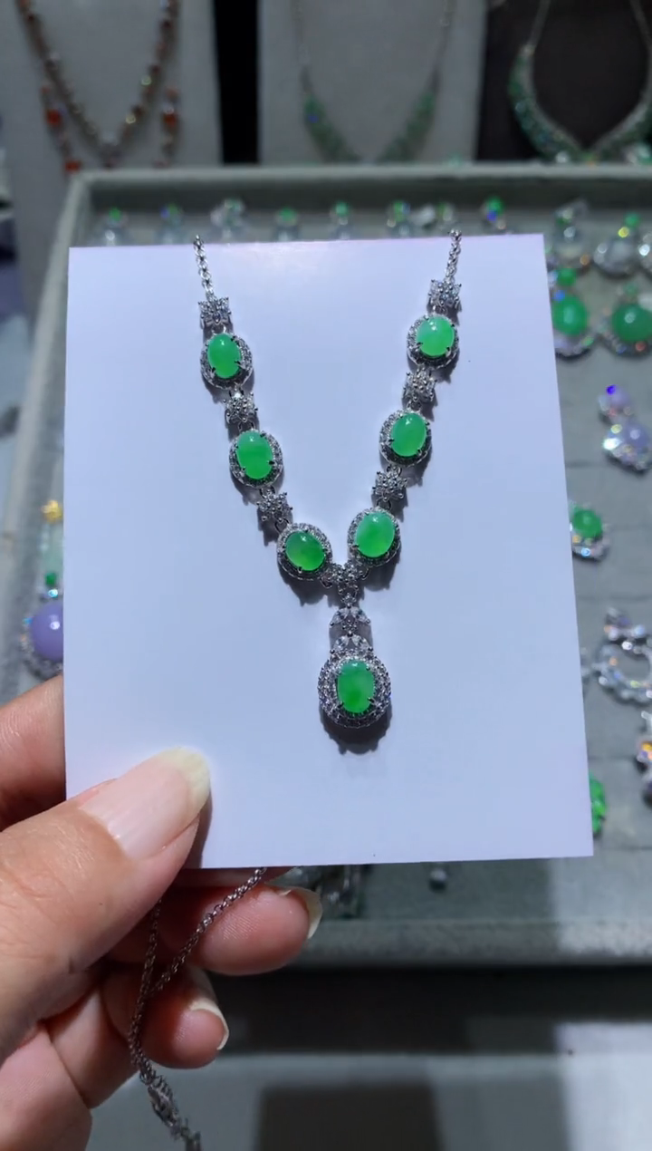 未镶嵌翡翠耳饰套链