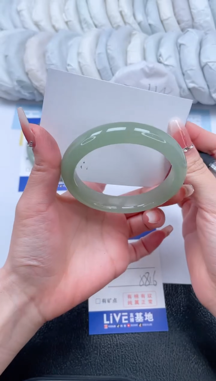 【闪购商品】石英质玉手镯未镶嵌T57-58.6