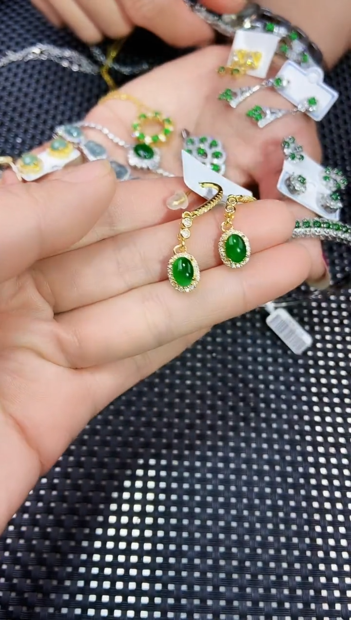 【闪购商品】翡翠耳饰未镶嵌11111111