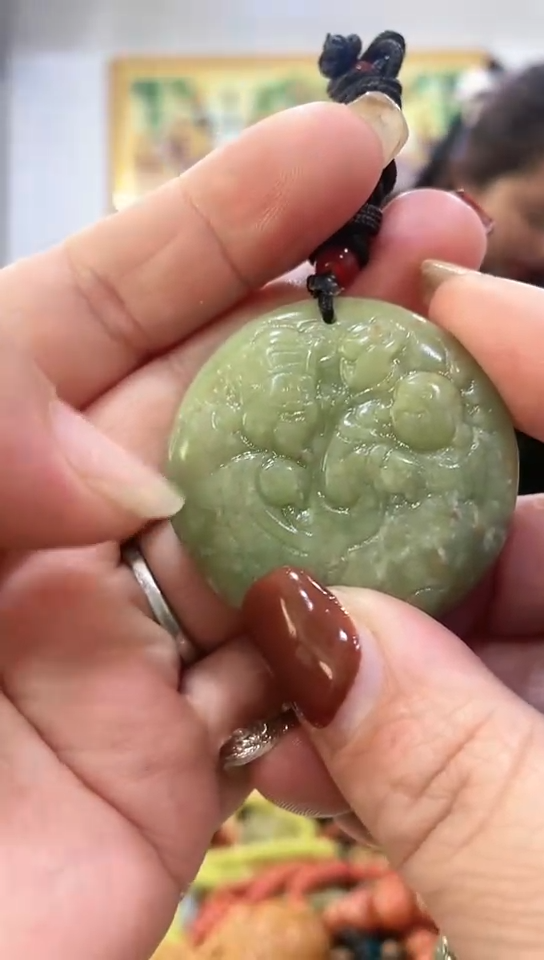 未镶嵌岫玉挂件 