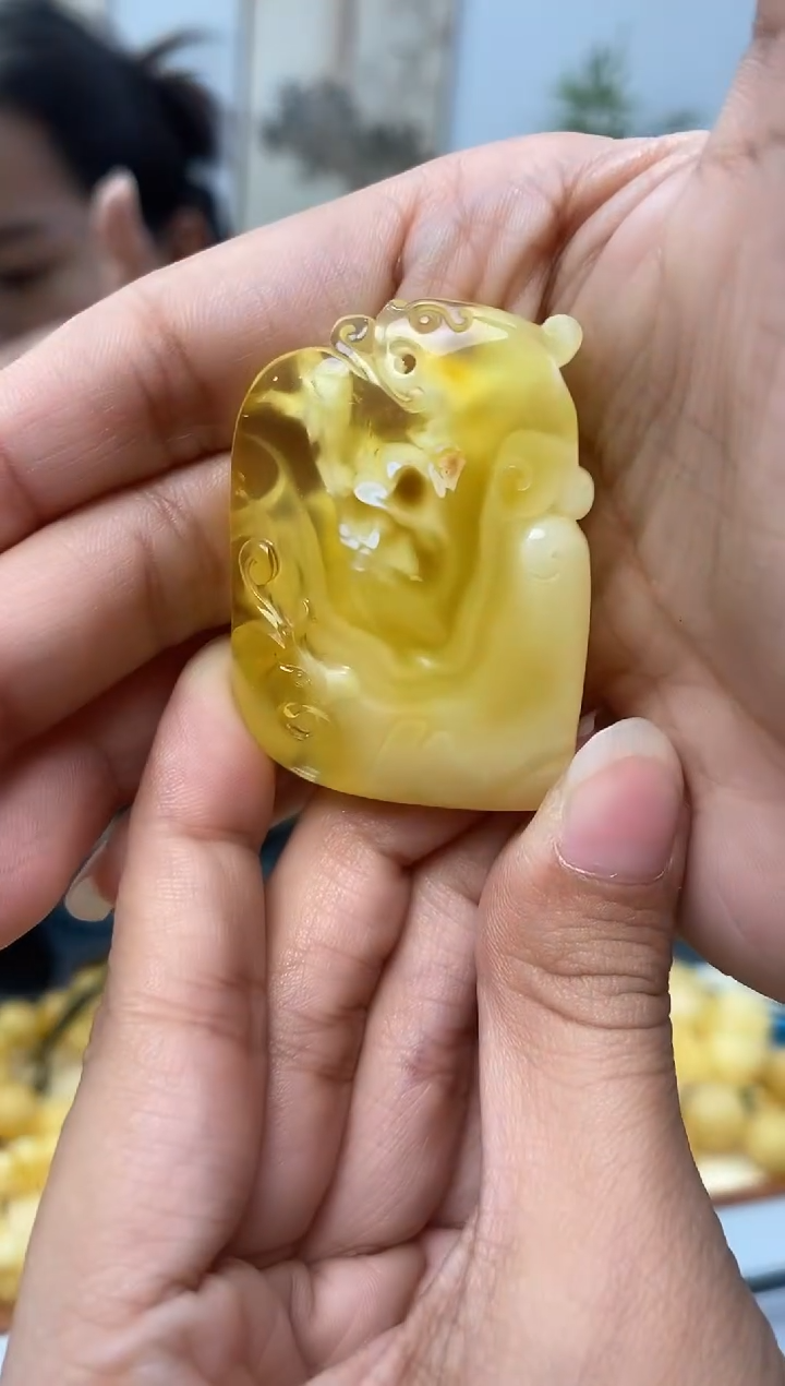 【闪购商品】琥珀裸石未镶嵌天然琥珀蜜蜡雕刻件