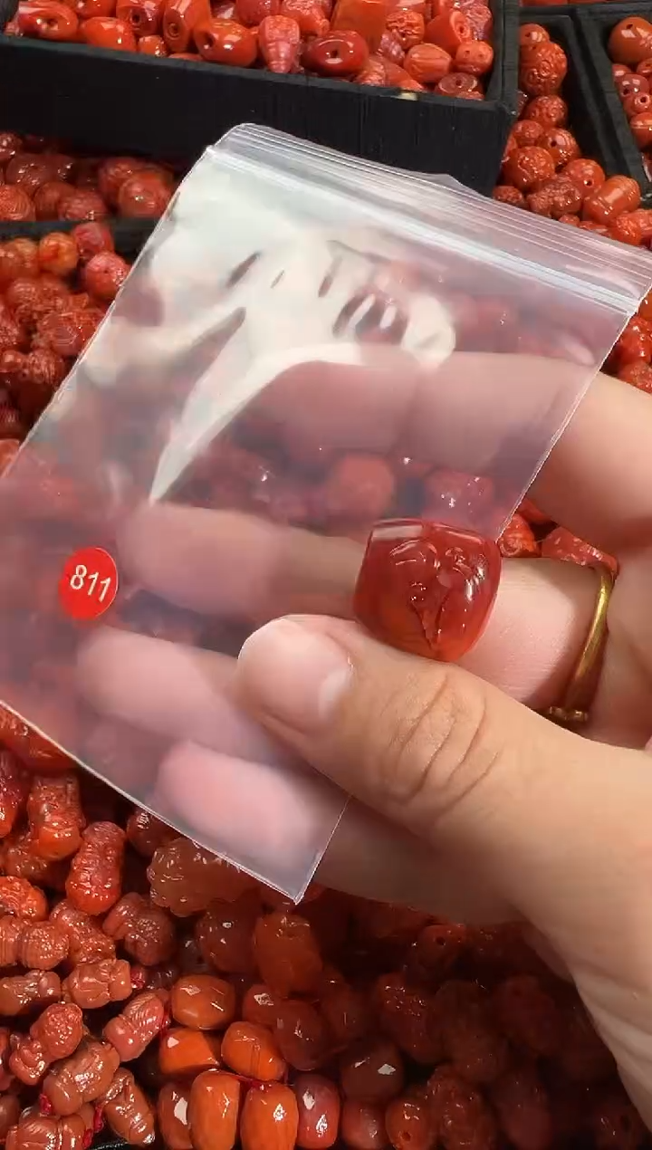 颈饰未镶嵌南红玛瑙1