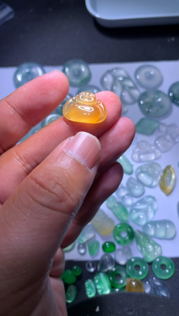 【闪购商品】翡翠颈饰未镶嵌佛公