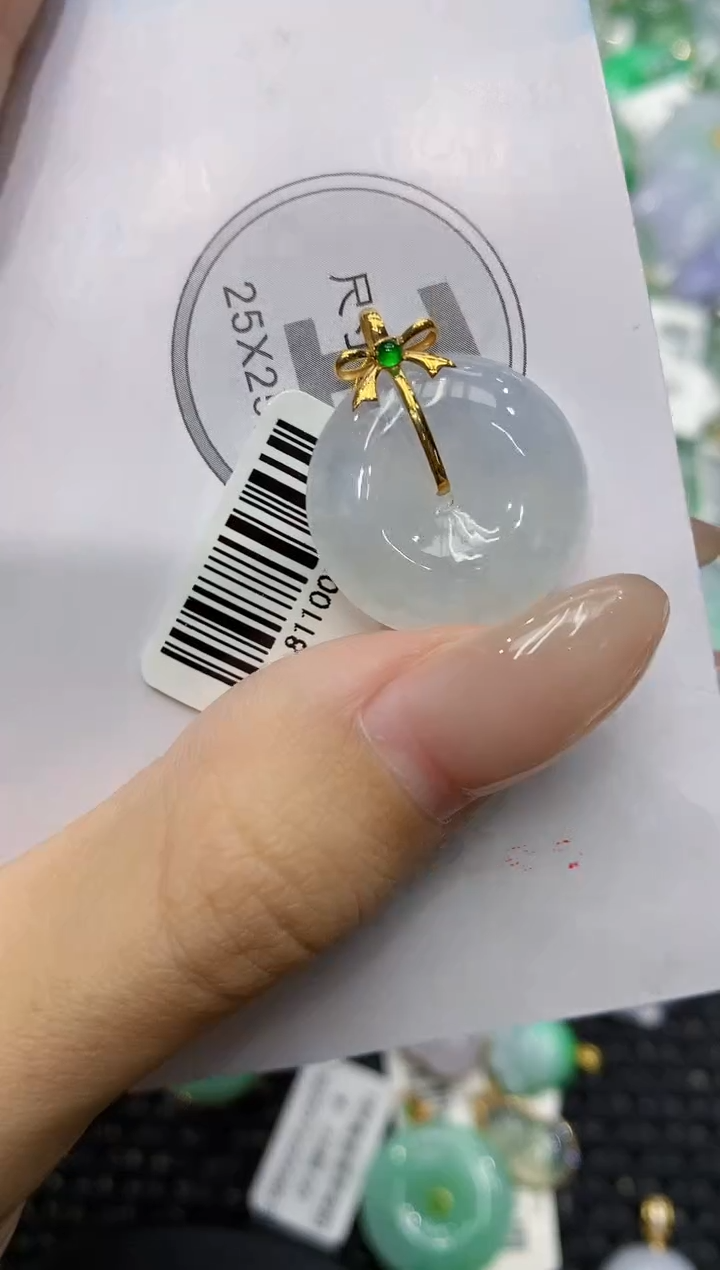 翡翠18K金镶嵌颈饰111111111111