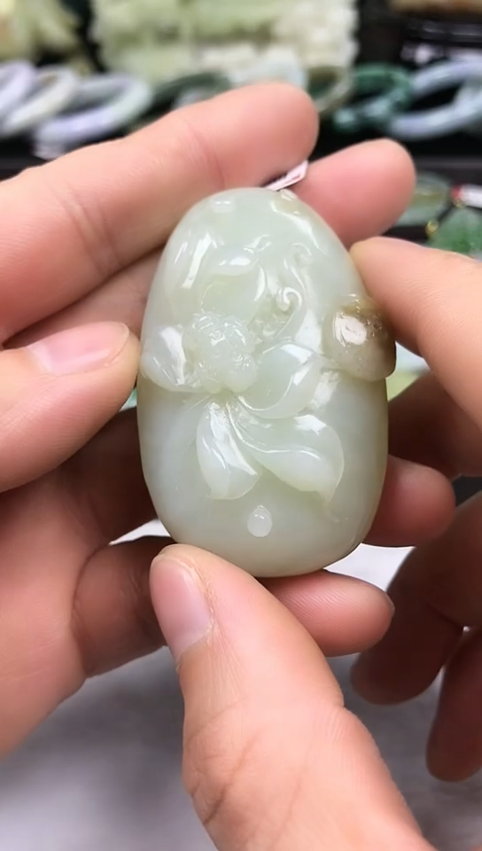 【闪购商品】翡翠吊坠(赠链)未镶嵌花开富贵【手把件】