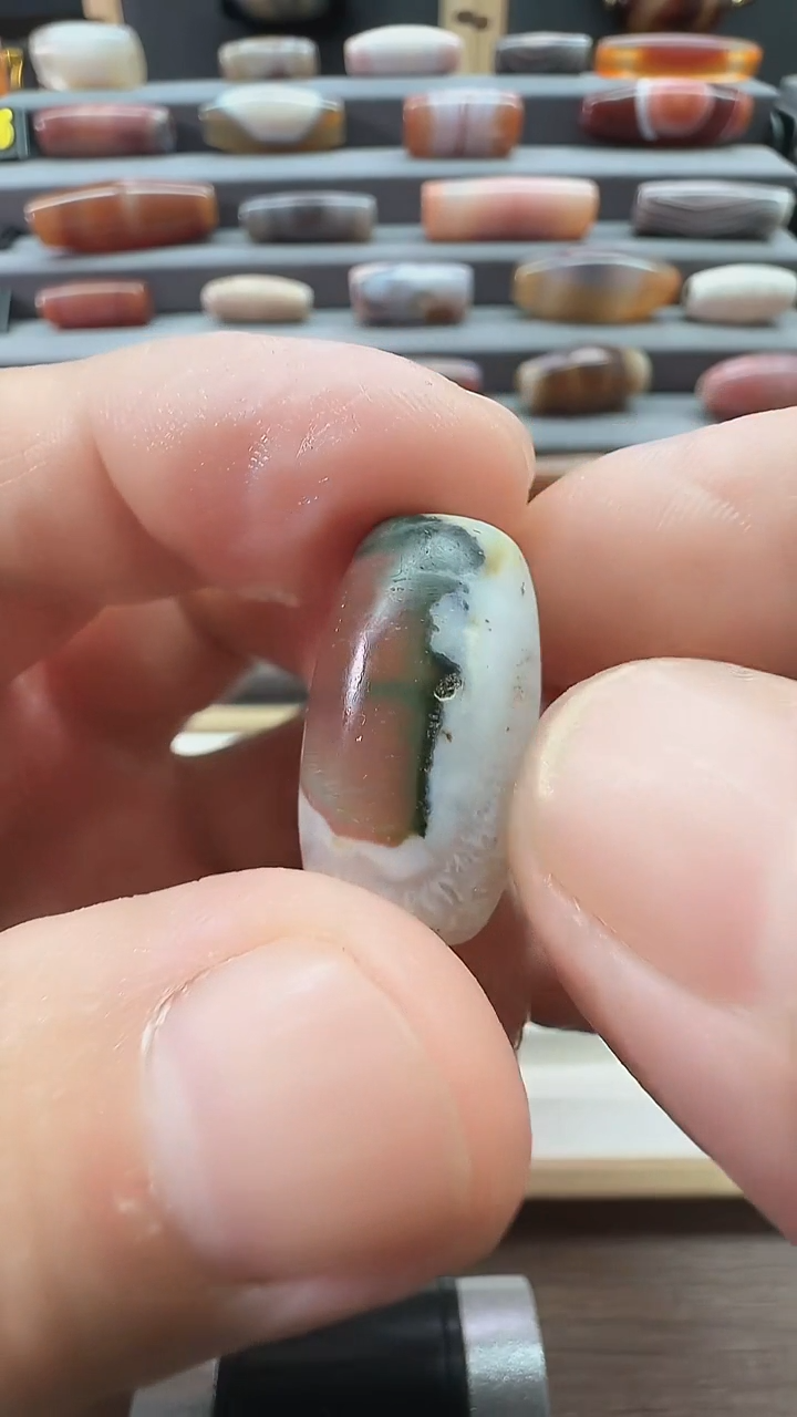 未镶嵌颈饰玛瑙/玉髓锥*玛瑙25*14