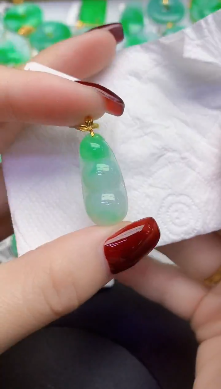 颈饰18K金镶嵌翡翠缅甸天然翡翠a货