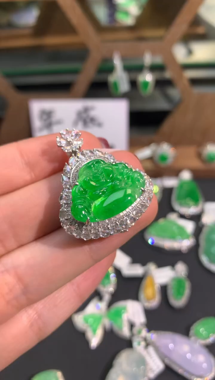 【闪购商品】翡翠吊坠(不含链)18K金镶嵌吊坠