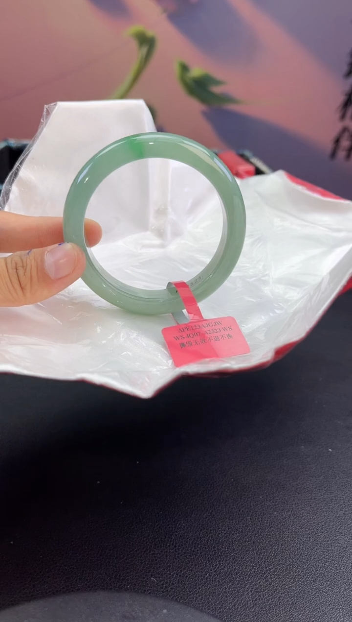 翡翠未镶嵌手镯15翡翠手镯