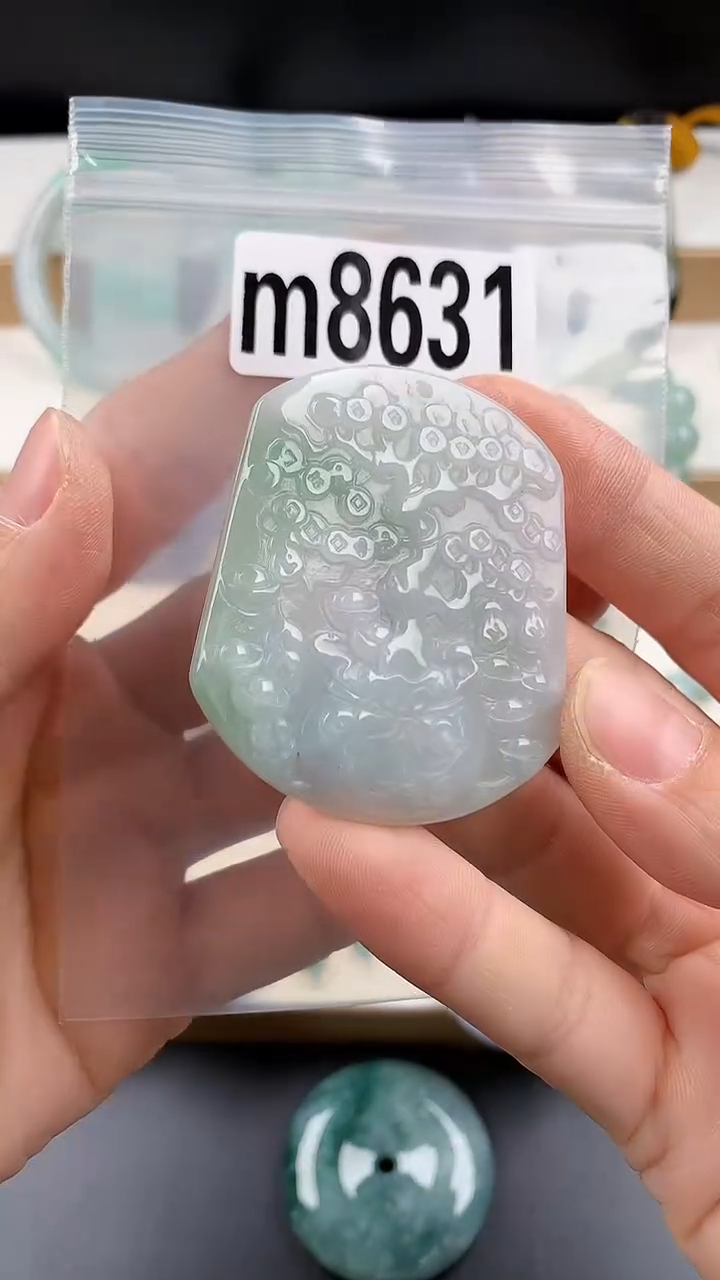 颈饰未镶嵌翡翠天然翡翠吊坠挂件