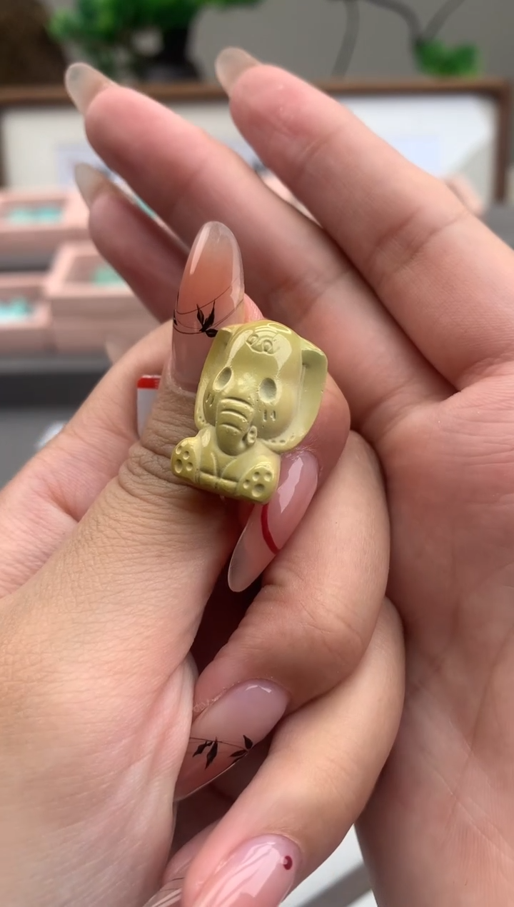 绿松石未镶嵌雕刻C23