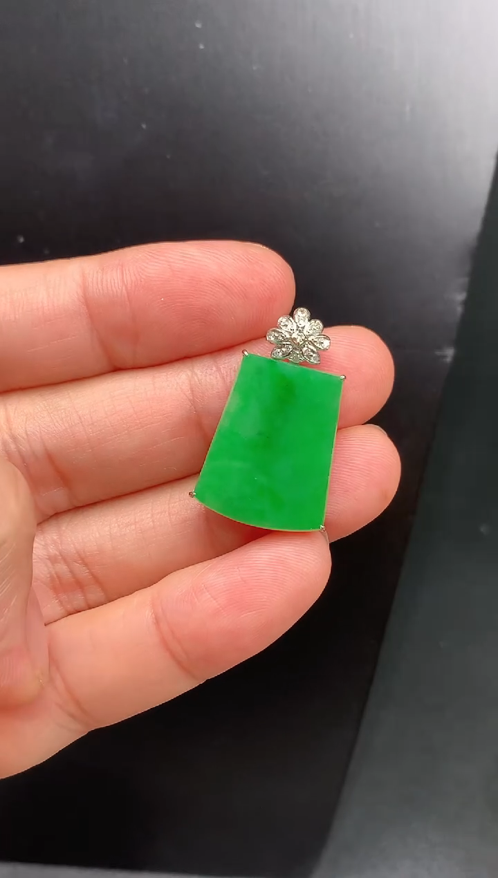 【闪购商品】翡翠颈饰18K金镶嵌无事牌