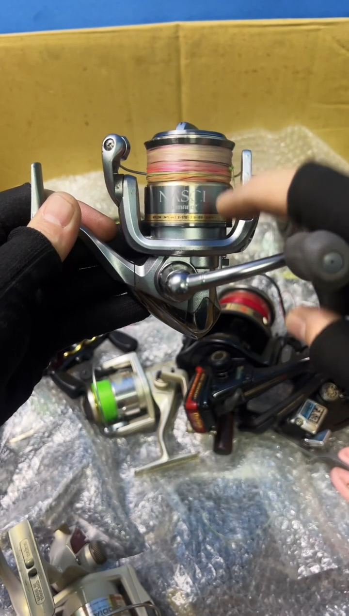 l*哥微瑕钓鱼轮，直播间讲解为准，看清楚再拍，如有拆卸不退换