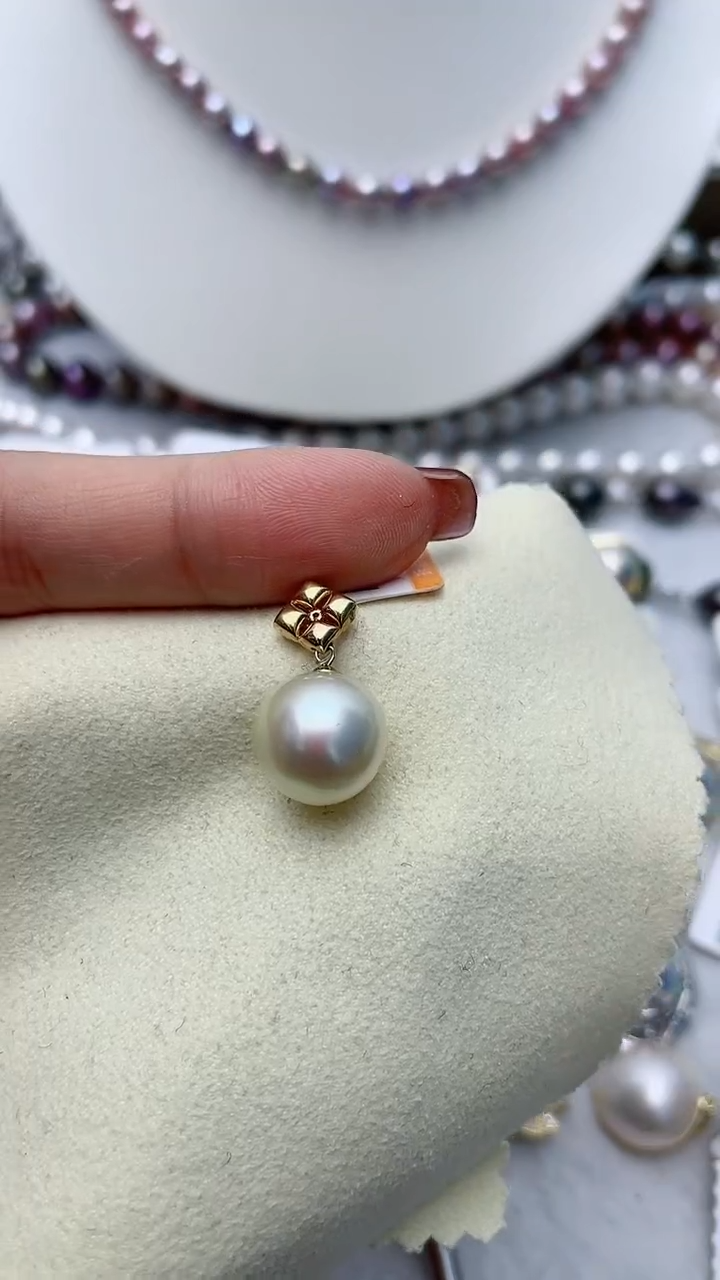 【闪购商品】海水珍珠颈饰18K金镶嵌W101