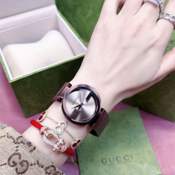 【全球购】Gucci/古驰巧克力色表盘钢带石英手表 - YA133317 