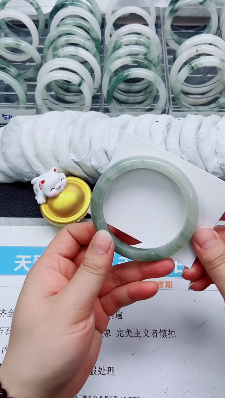 【闪购商品】石英质玉手镯未镶嵌53-62.5