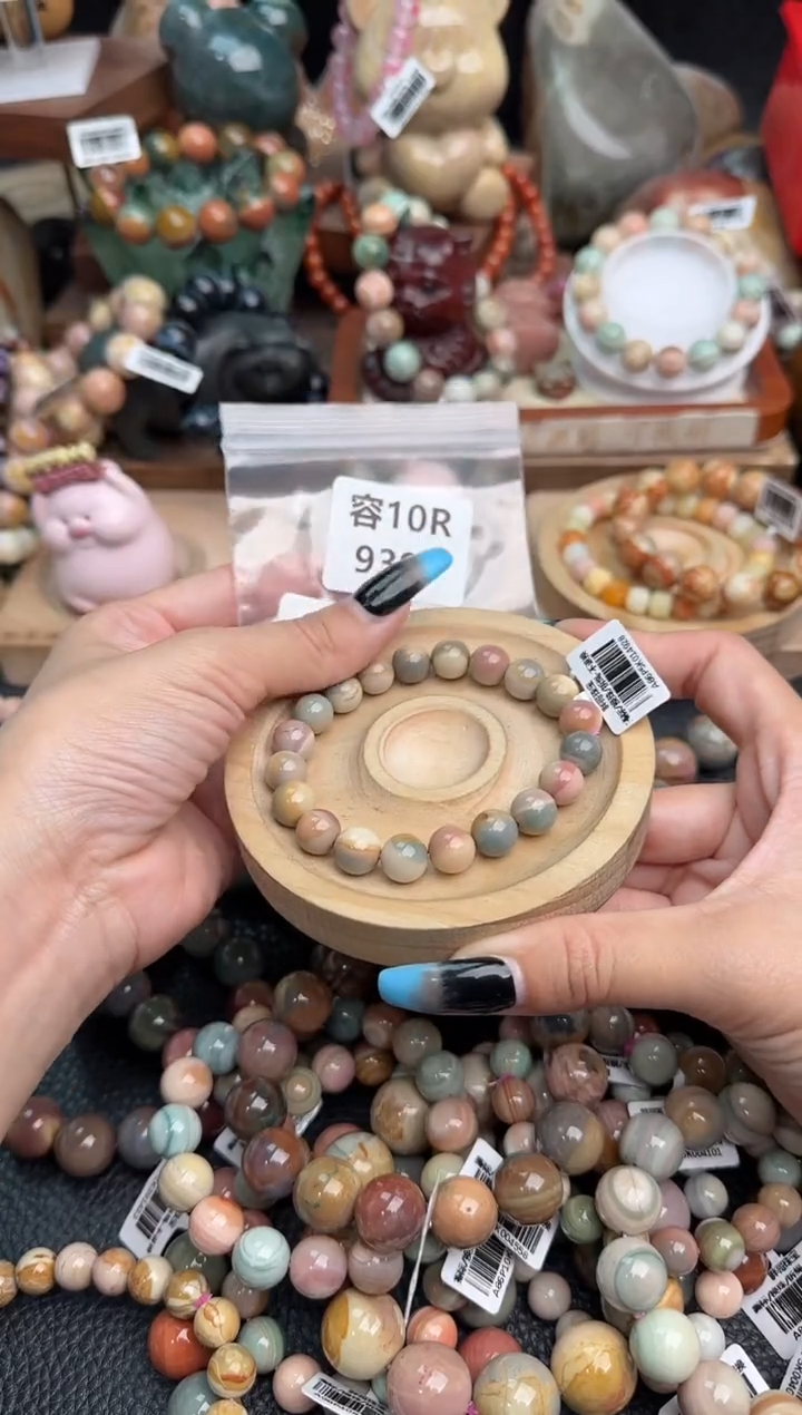 【闪购商品】石英质玉未镶嵌手链10R9397