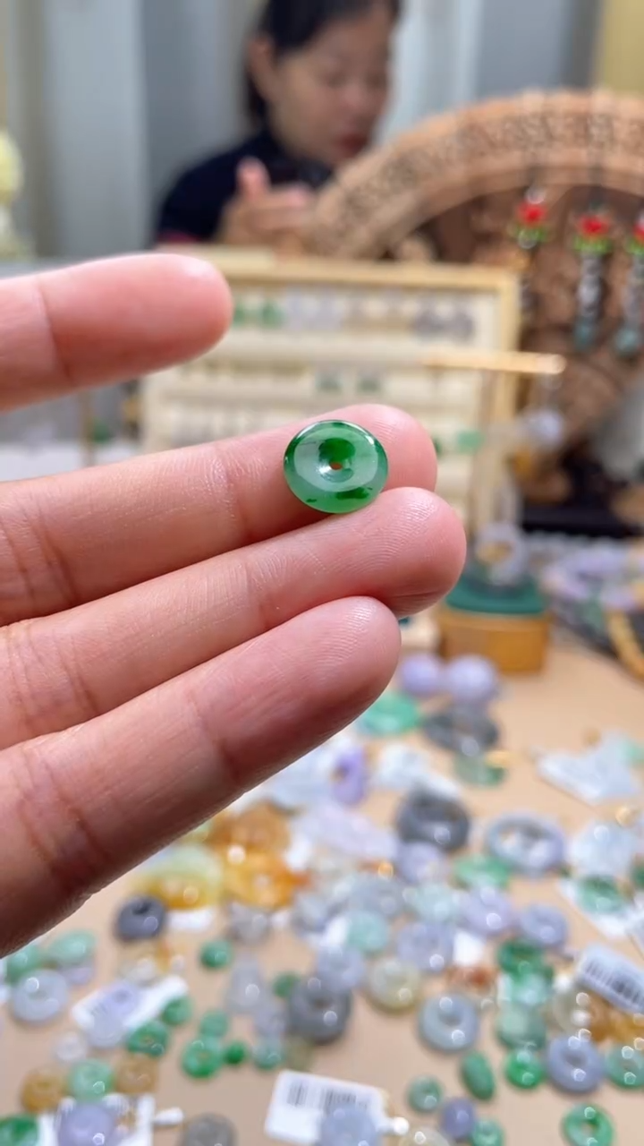 【闪购商品】翡翠颈饰未镶嵌平安扣