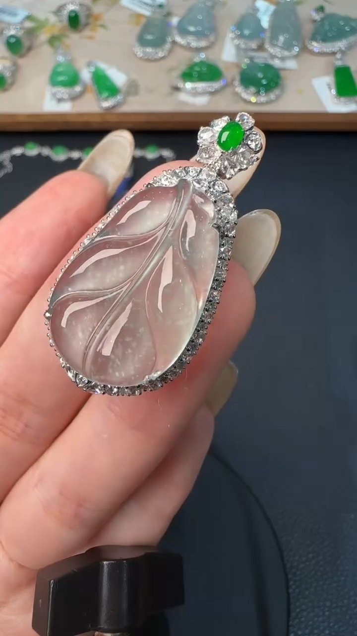 【闪购商品】翡翠吊坠(不含链)18K金镶嵌55