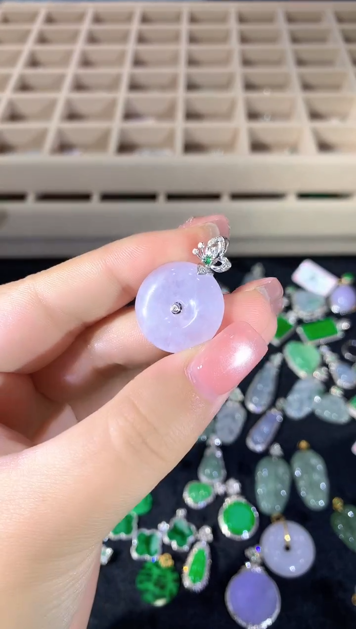 【闪购商品】翡翠吊坠(不含链)18K金镶嵌172dml时尚