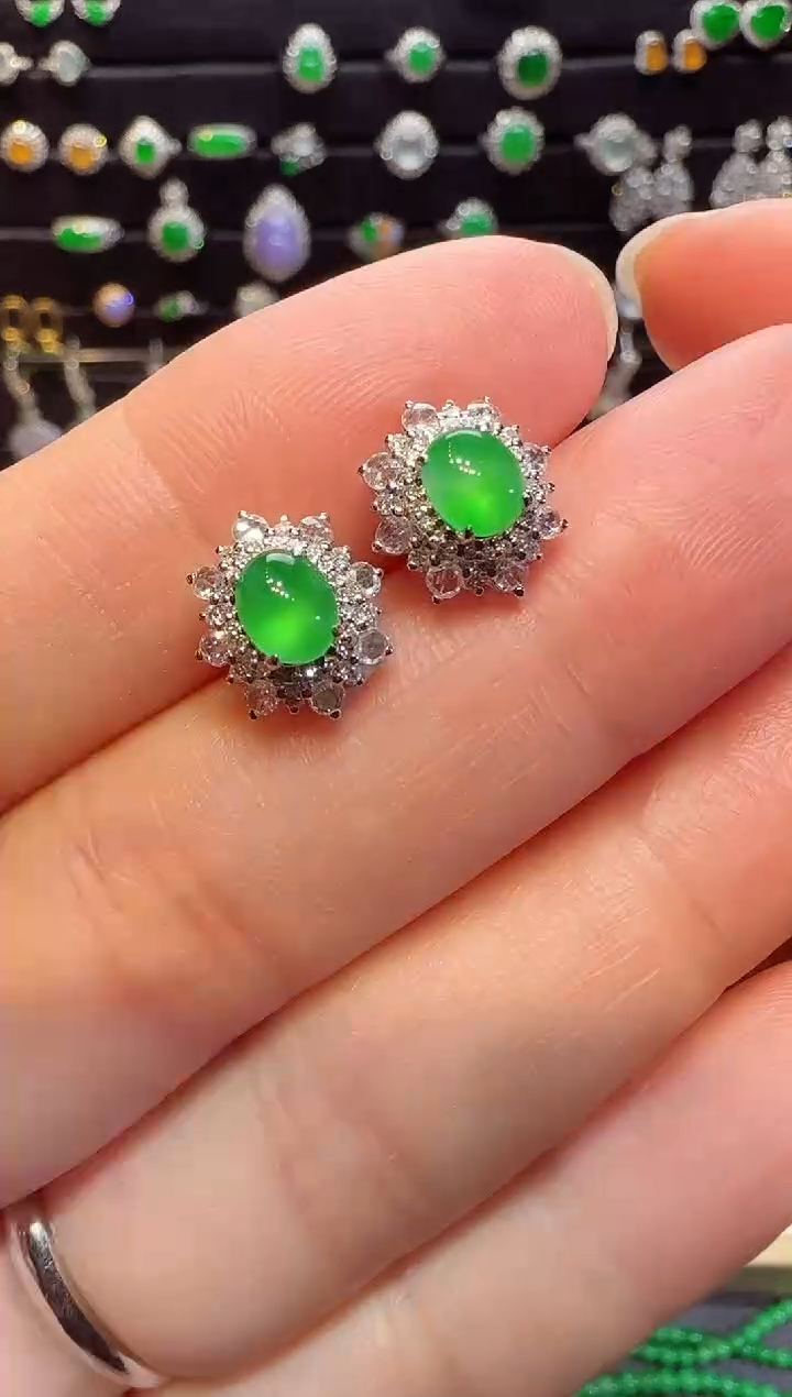 【闪购商品】翡翠18K金镶嵌耳饰一