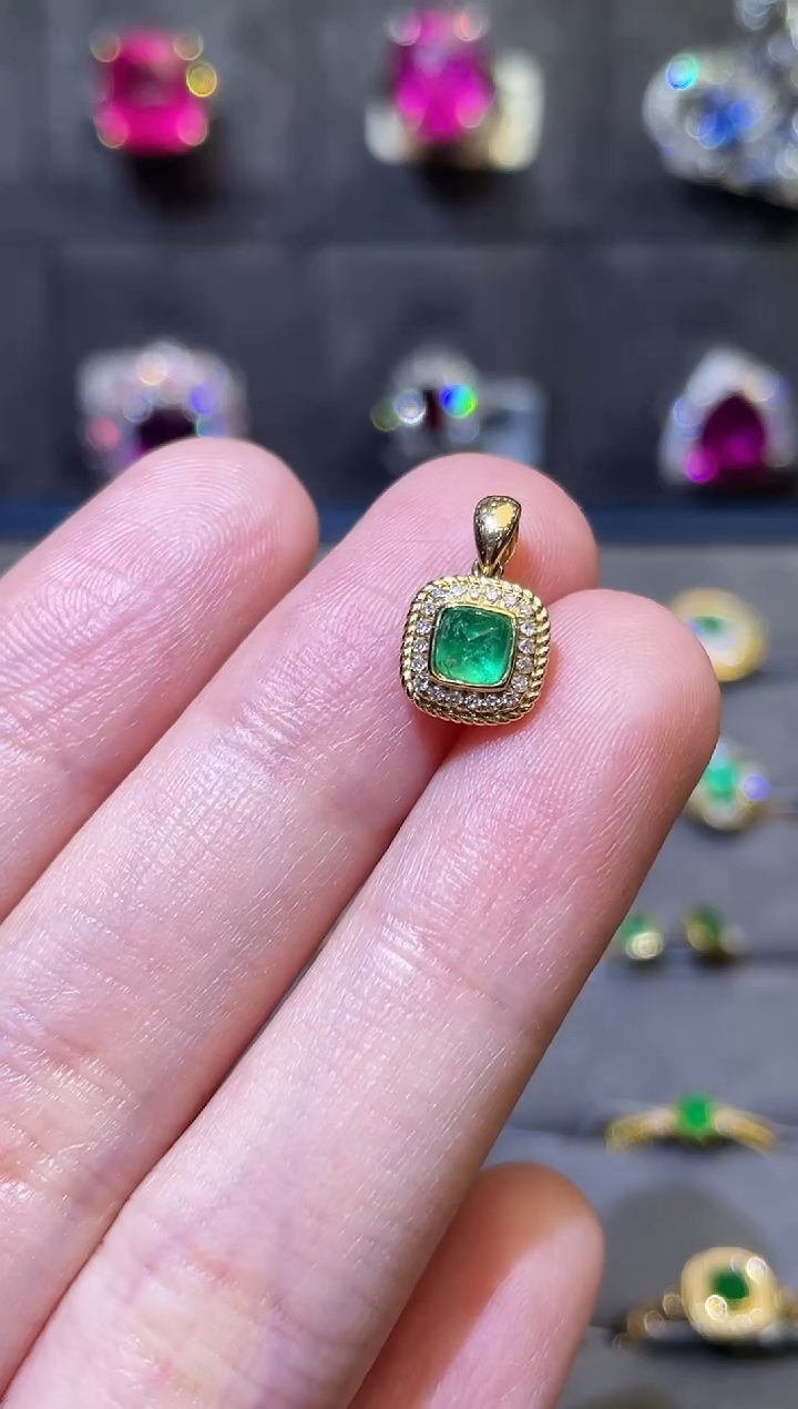 【闪购商品】祖母绿吊坠(不含链)18K金镶嵌0.32ct