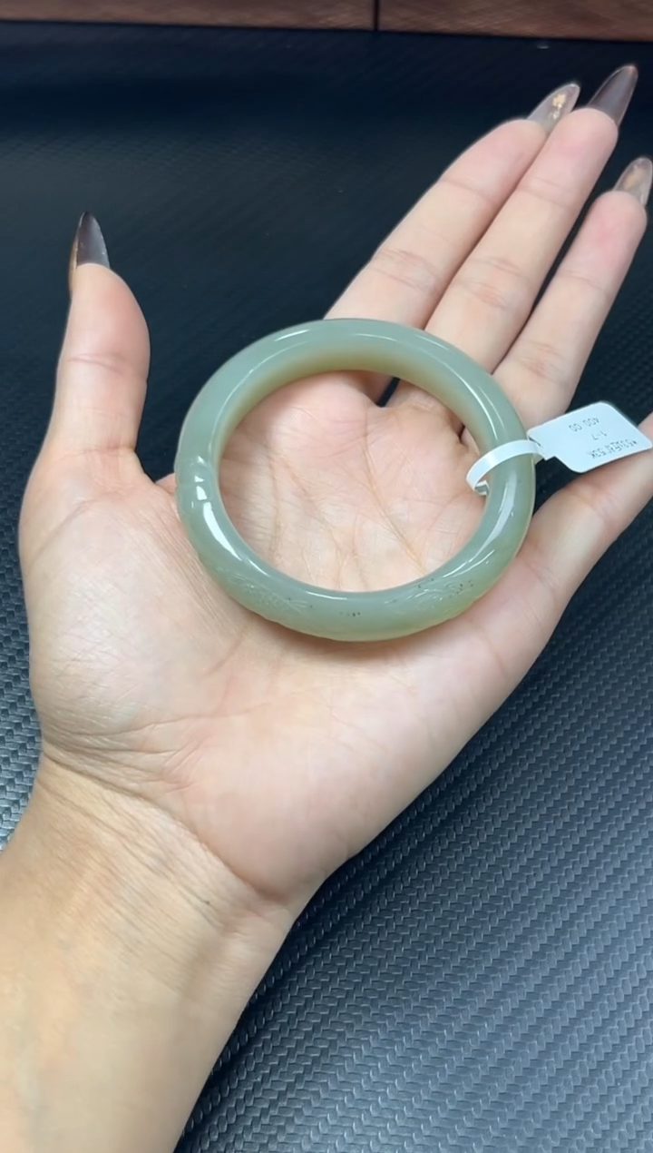 未镶嵌手镯和田玉且末近矿微色差53kj