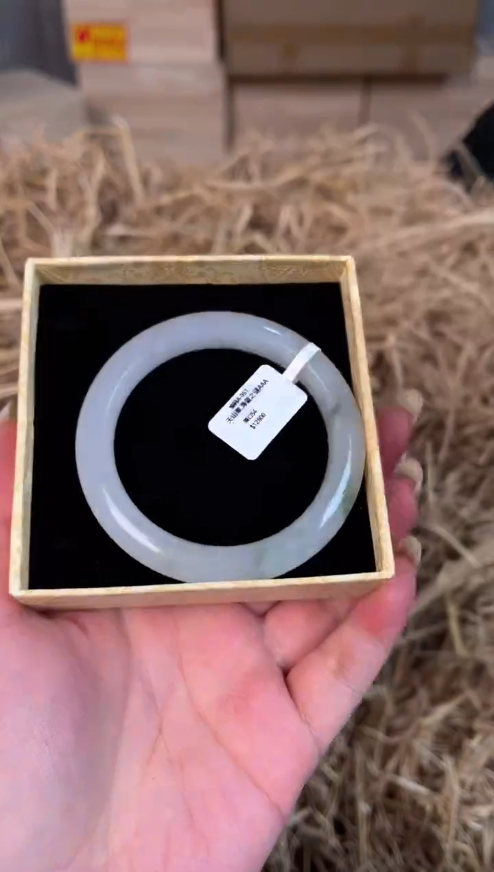 未镶嵌手镯石英质玉A-051