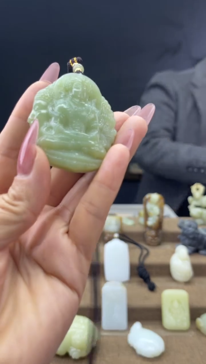 颈饰未镶嵌和田玉1