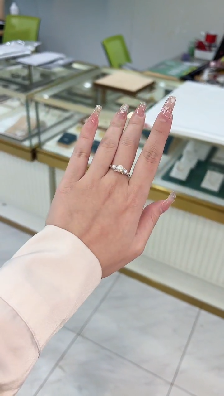 【闪购商品】海水珍珠戒指18K金镶嵌珍珠排戒zzxm