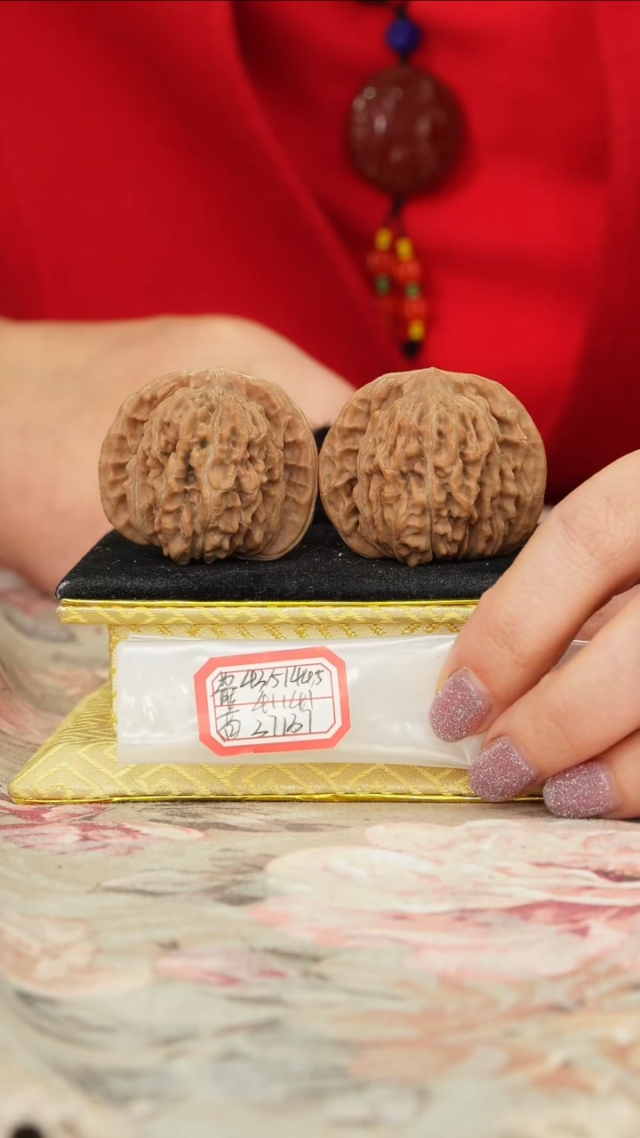 【闪购商品】文玩核桃把件平谷四座楼有修