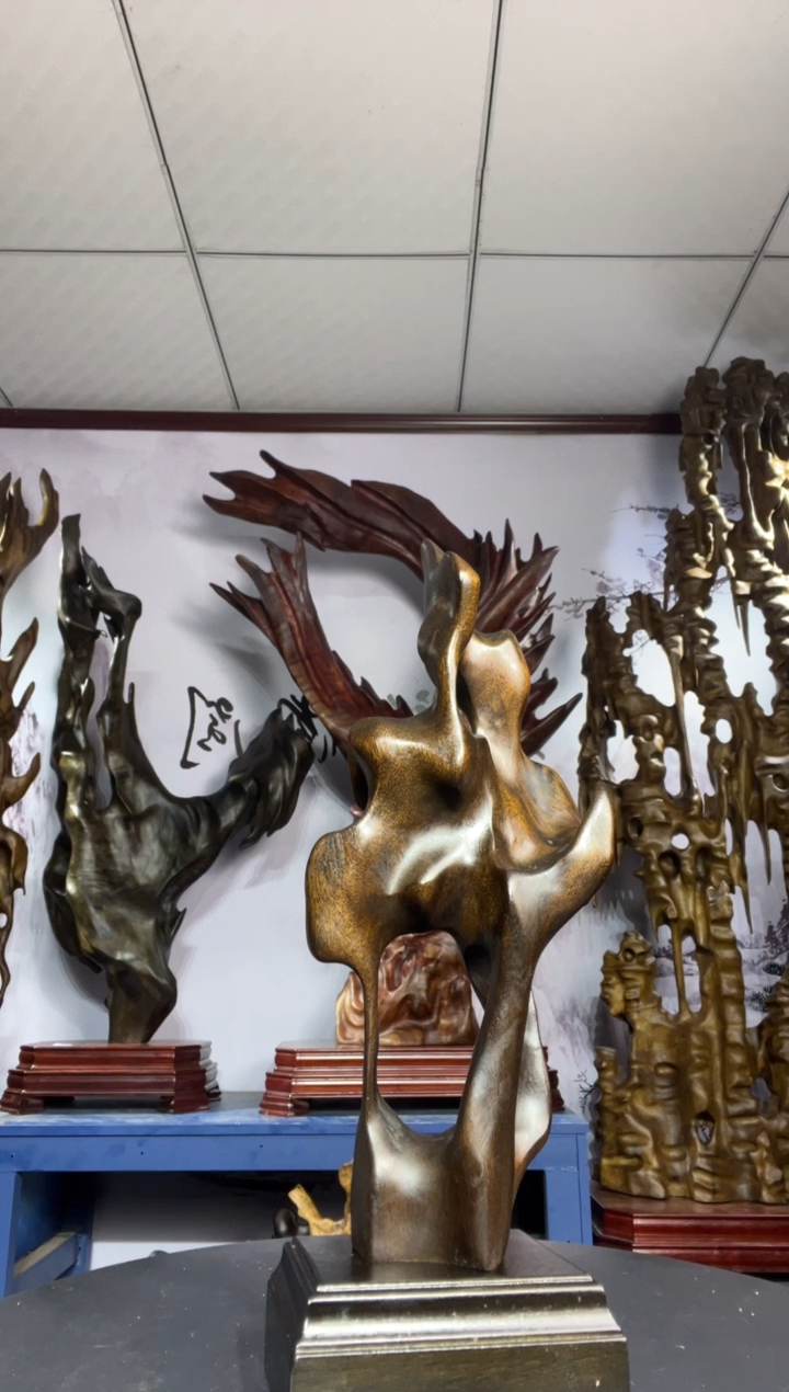 金丝楠木雕款人***湖金丝楠木工艺品摆件