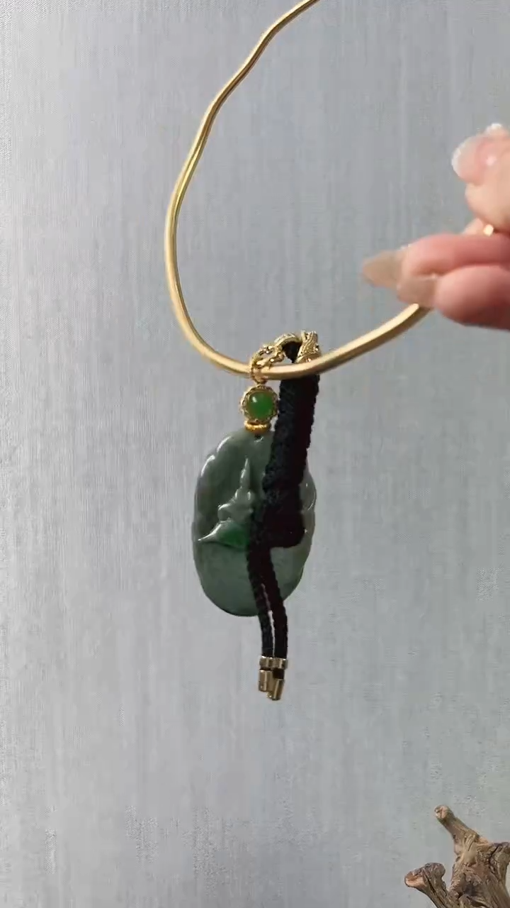 【闪购商品】翡翠颈饰未镶嵌无相观音