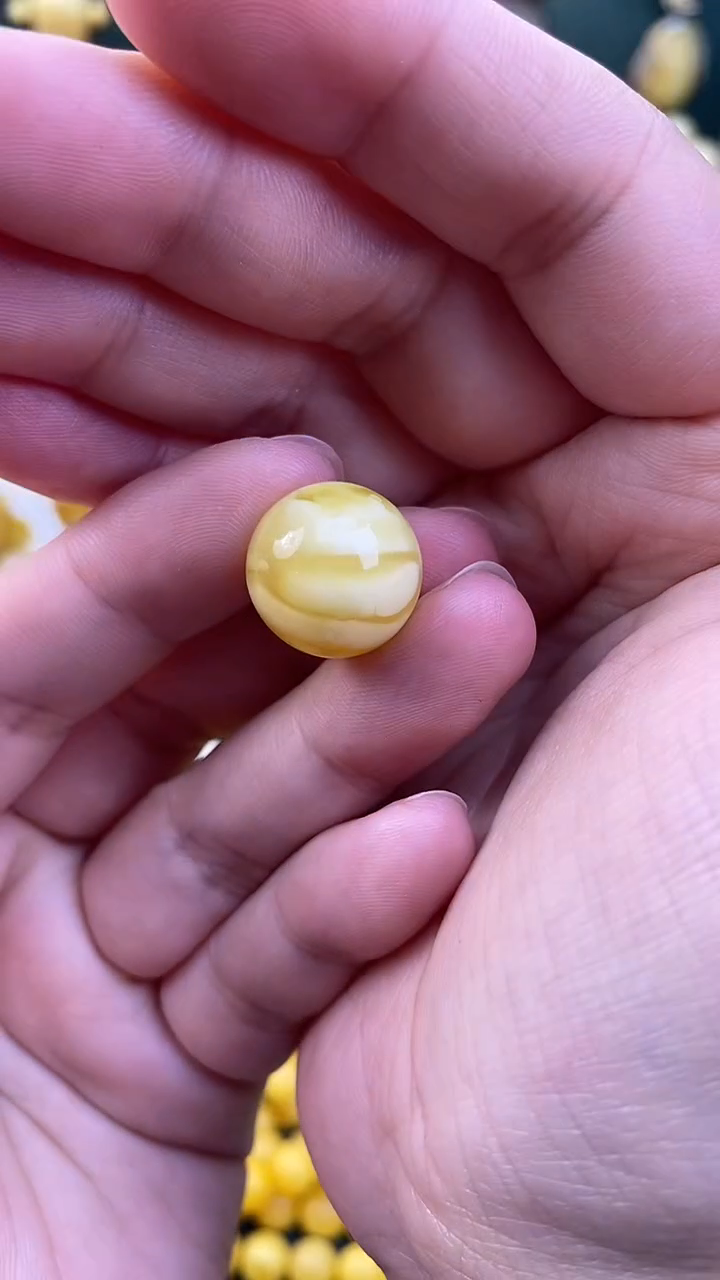 【闪购商品】琥珀裸石未镶嵌月.3/卡15.1