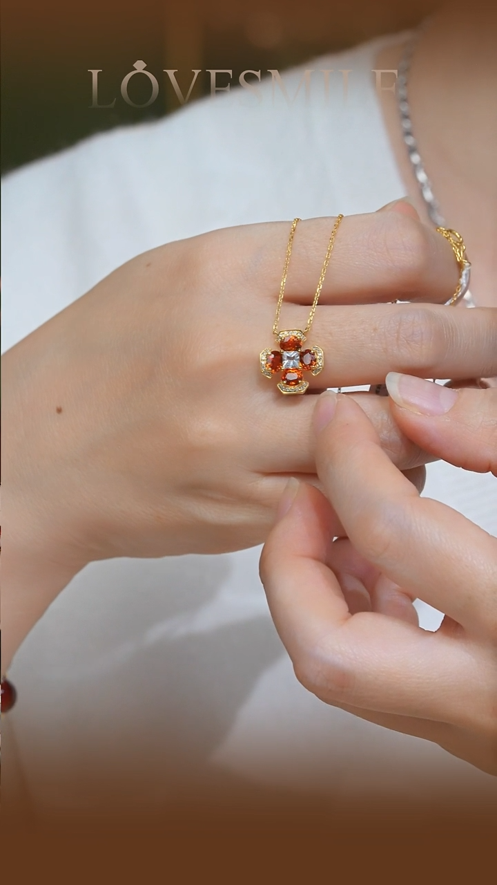 项链18K金镶嵌石榴石（芬达石）017