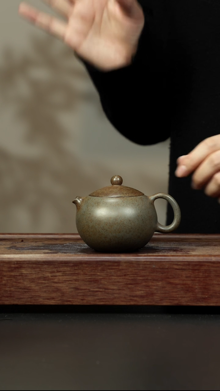 紫砂茶壶蟹壳青柴烧 圆西施