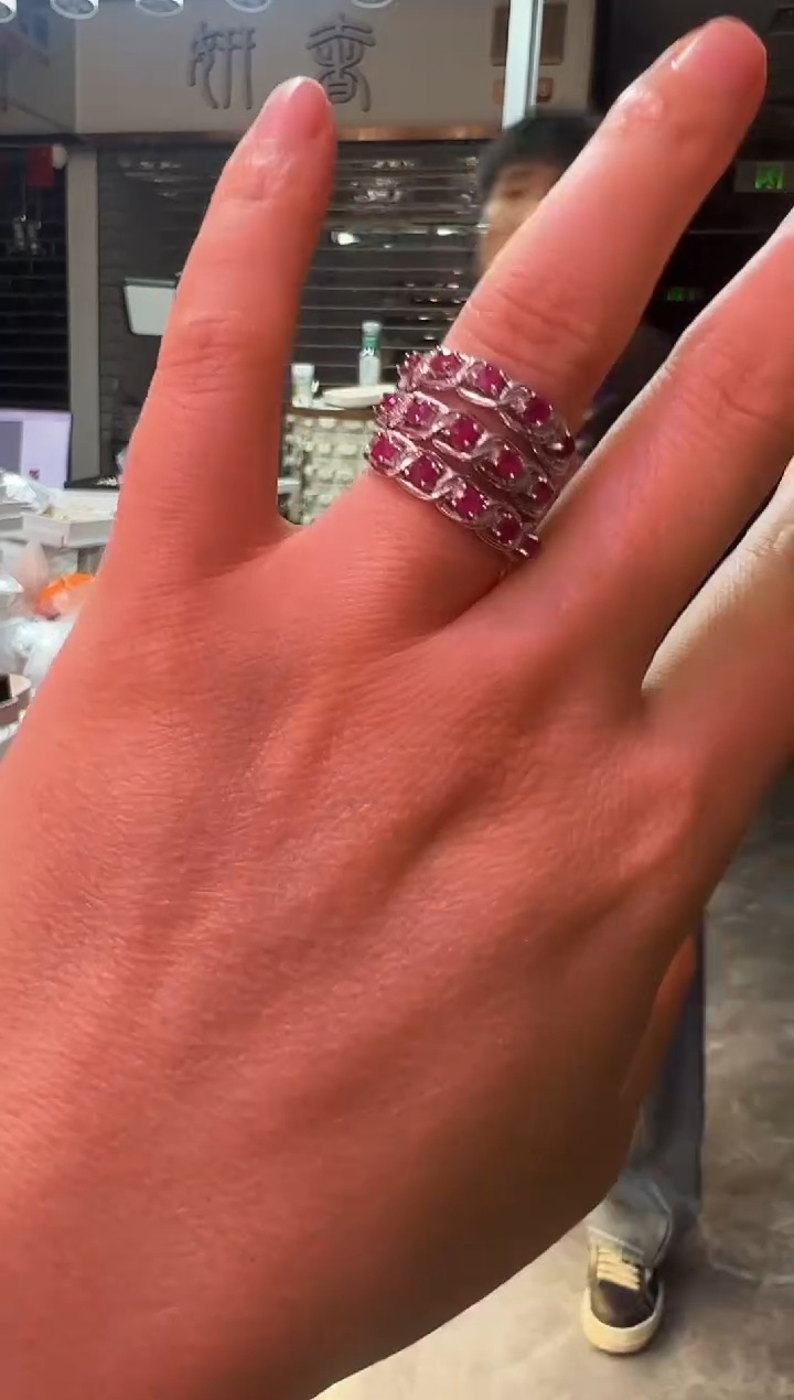 银S925镶嵌戒指红宝石1208m021多样性发其一