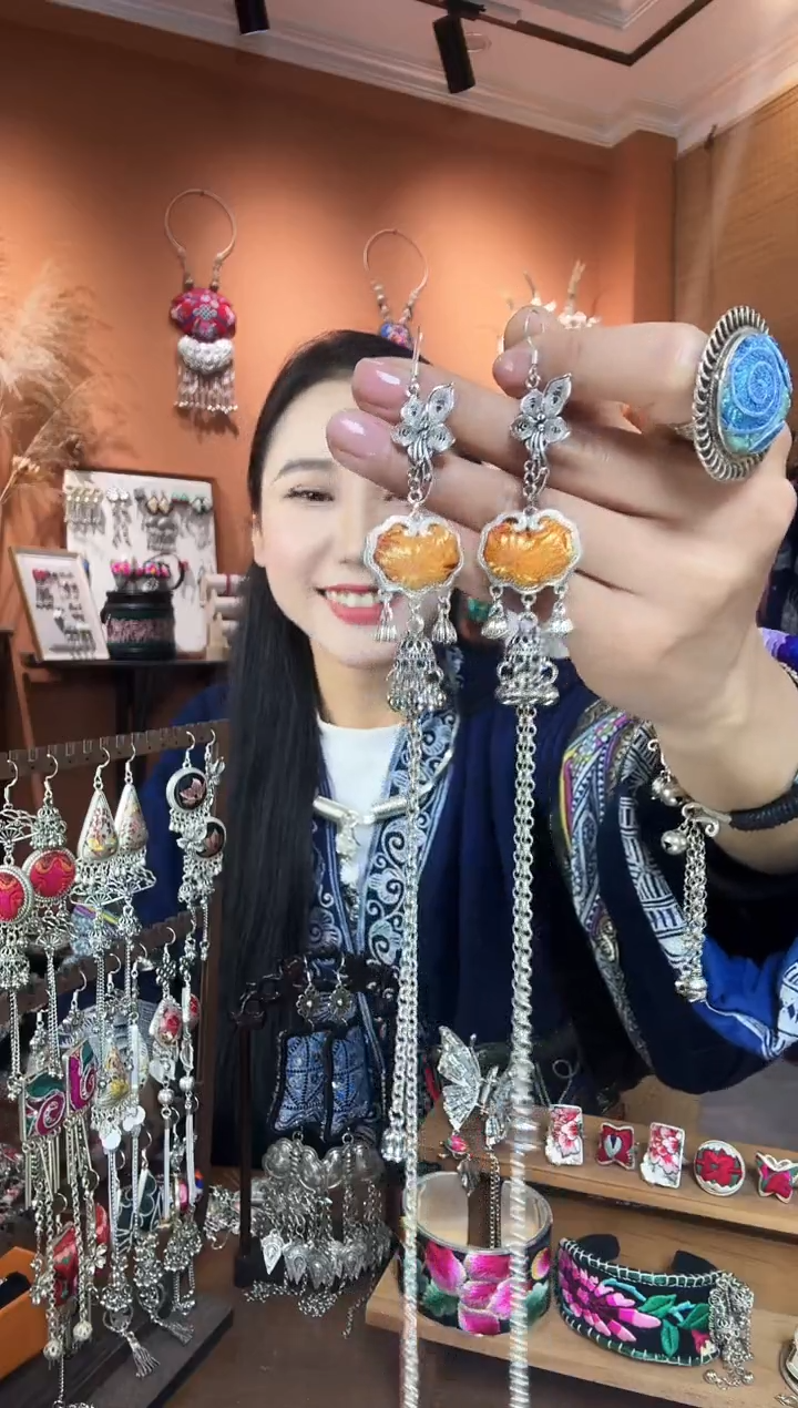 【闪购商品】刺绣纯手工民族风耳环