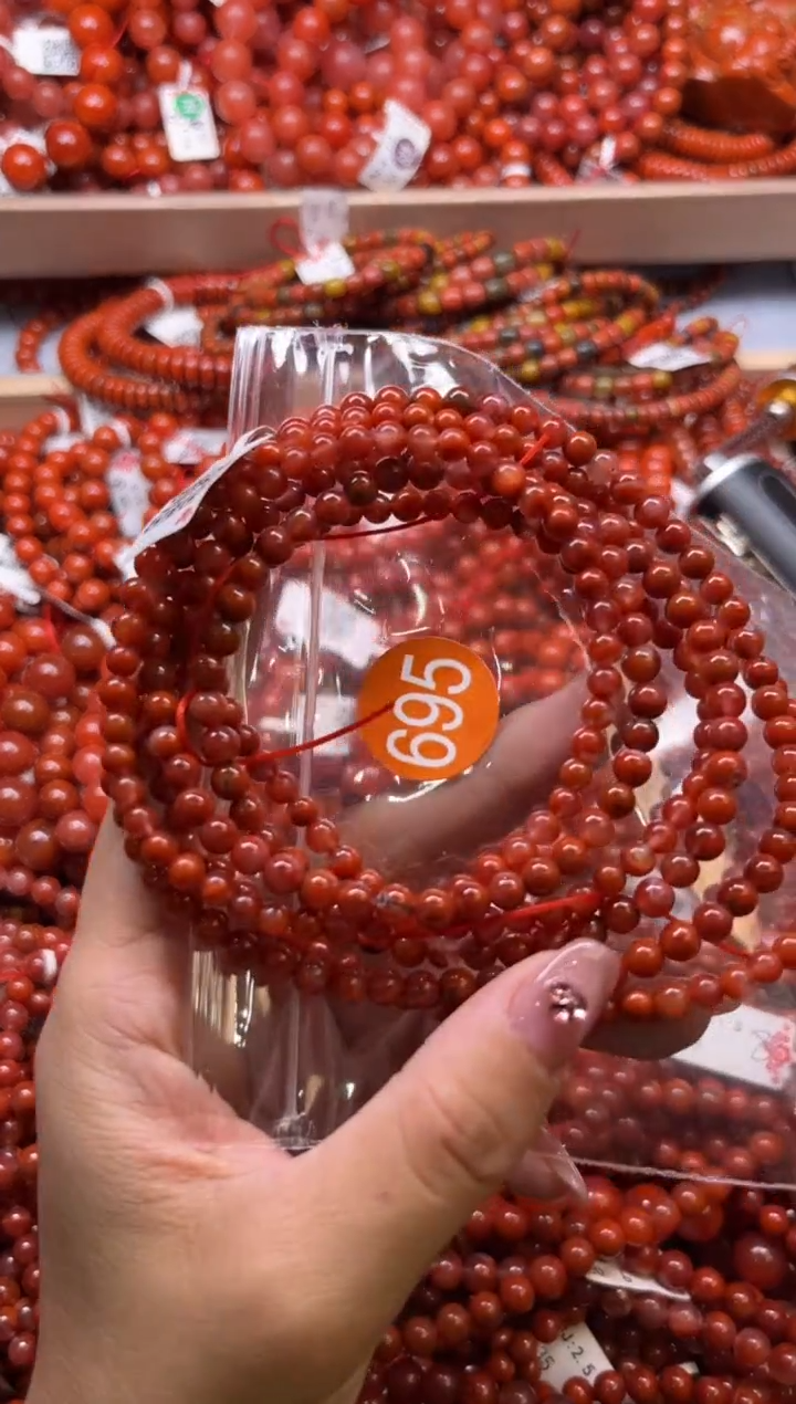 南红玛瑙未镶嵌珠宝奇石695-4随机多样性一条