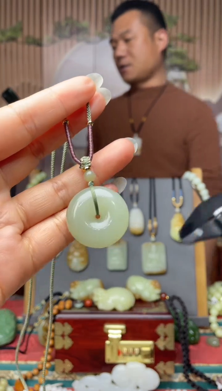 颈饰未镶嵌和田玉拍一发一