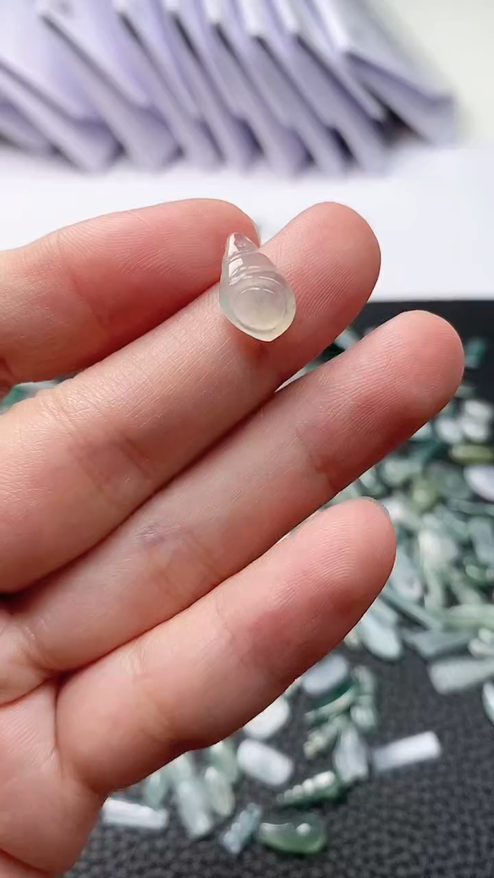 【闪购商品】翡翠挂件未镶嵌海螺