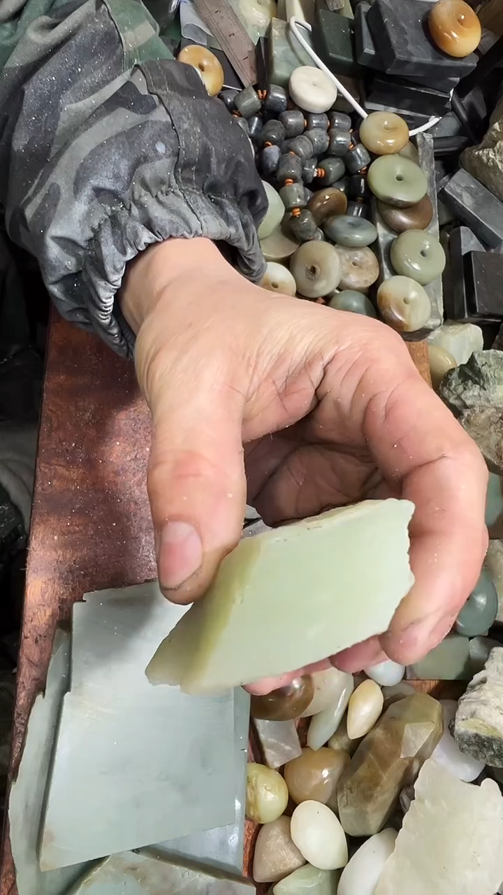 未镶嵌和田玉珠宝半成品1