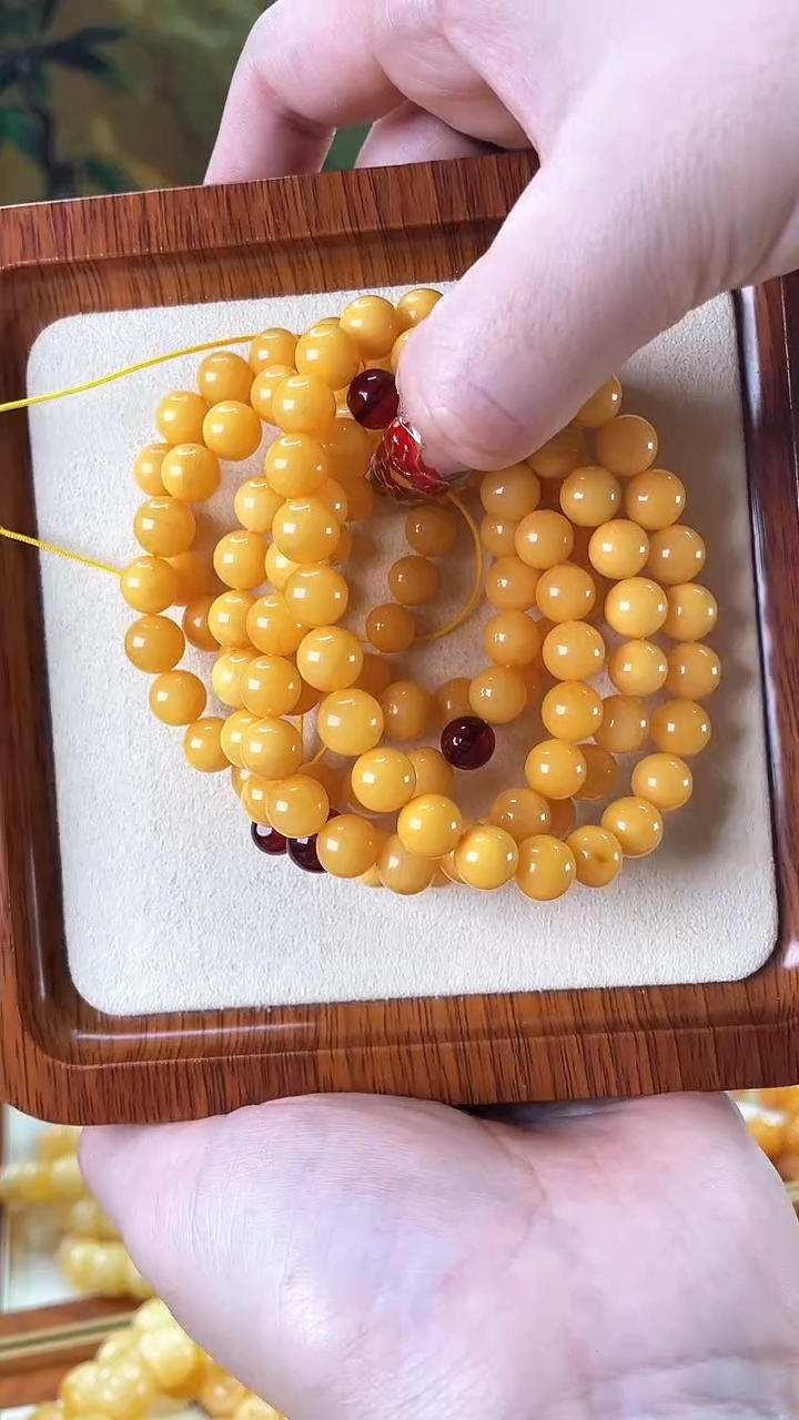 【闪购商品】蜜蜡裸石未镶嵌手串