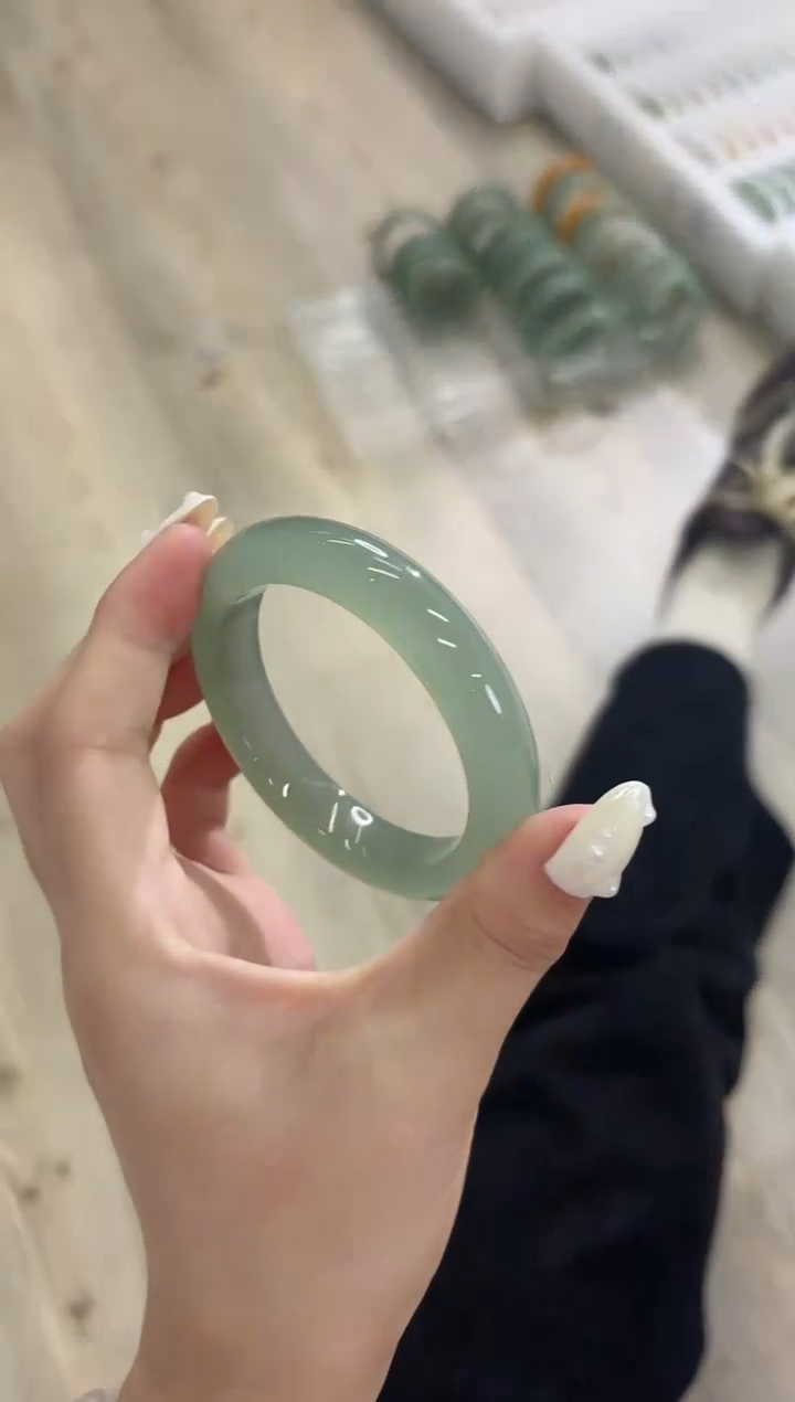 未镶嵌手镯石英质玉66-52D