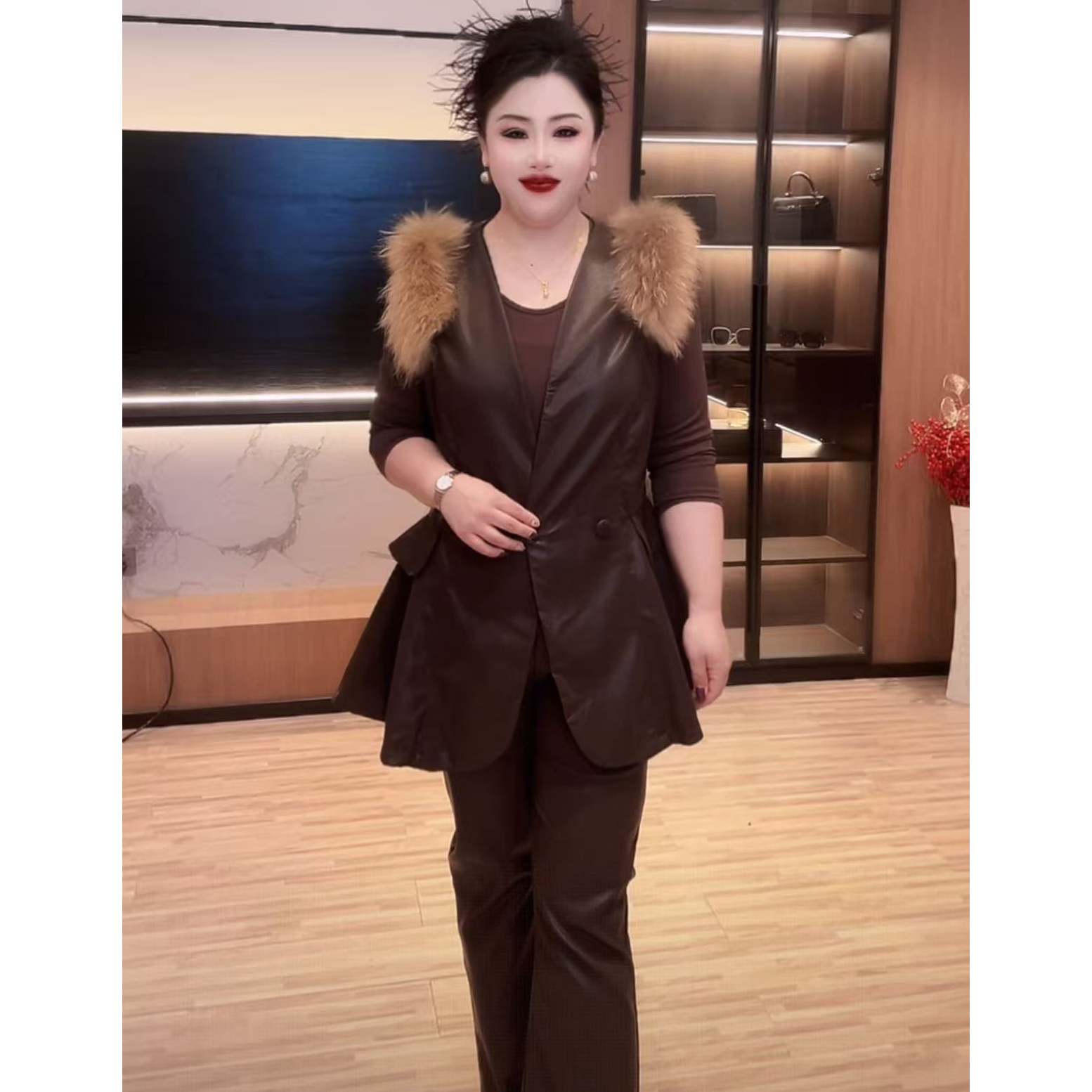 2510时尚套装女2025秋季新款毛毛拼接马甲+小衫+裤子PU三件套NJ