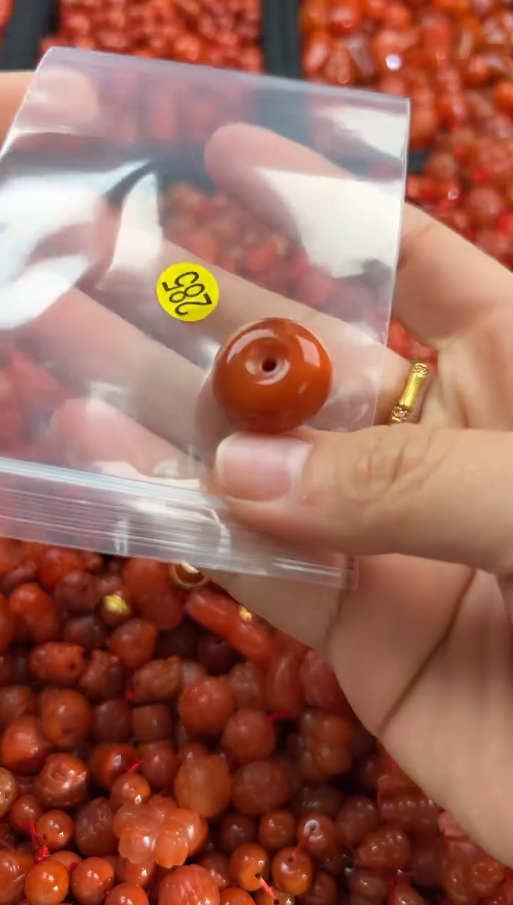 【闪购商品】南红玛瑙颈饰未镶嵌1