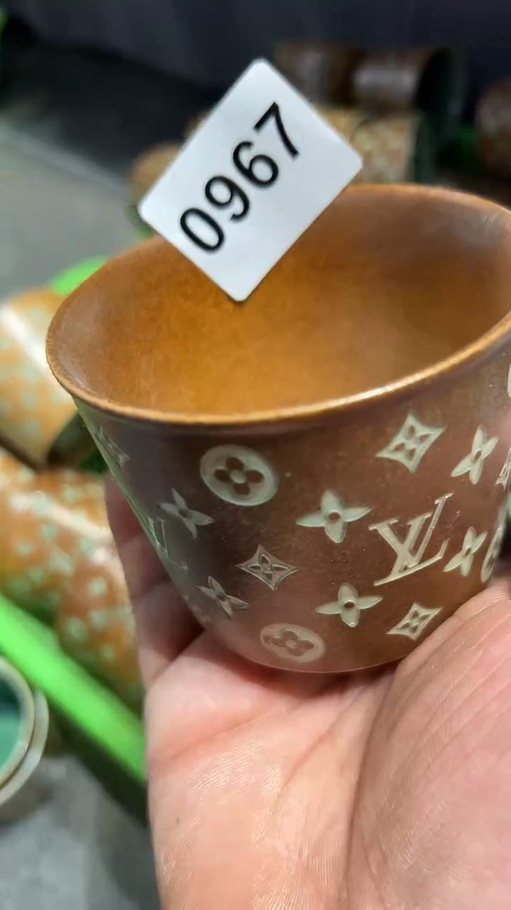 C****e龙泉窑老花特大号冰桶就要0967