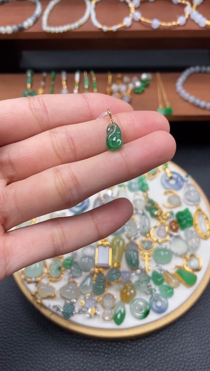 【闪购商品】翡翠吊坠(不含链)18K金镶嵌一个   JK243