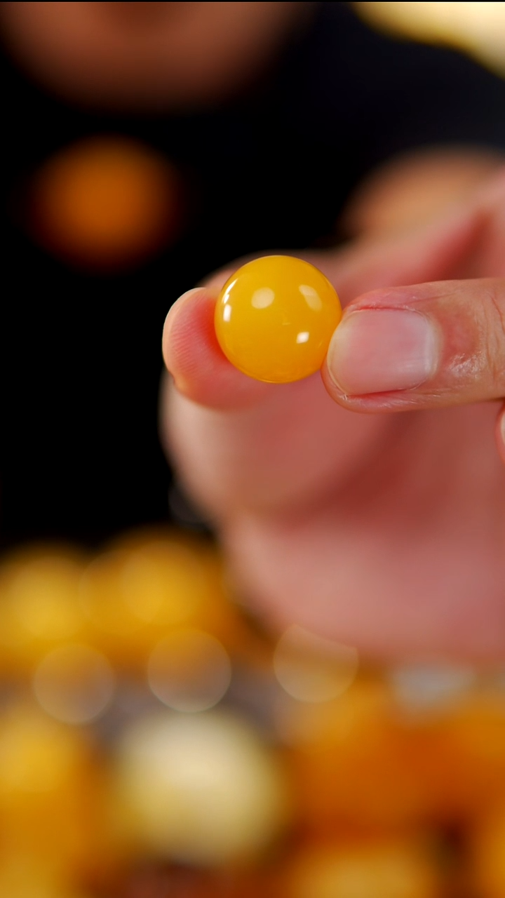 裸石琥珀未镶嵌3.38焦皮料圆珠18.1mm