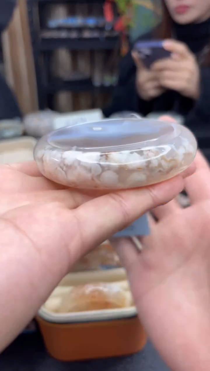 【闪购商品】石英质玉手镯未镶嵌529（63圈赠送镯心）